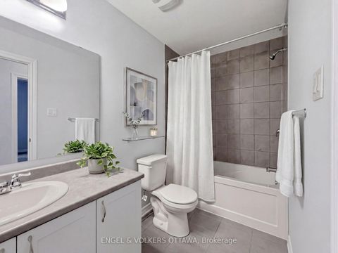 Photo 9 at 44 - 149 Anthracite Private, Nepean (Heritage Park), Ottawa