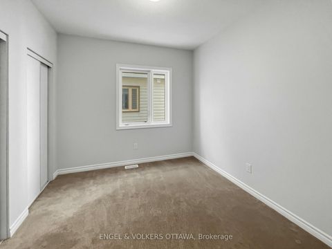 Photo 10 at 44 - 149 Anthracite Private, Nepean (Heritage Park), Ottawa