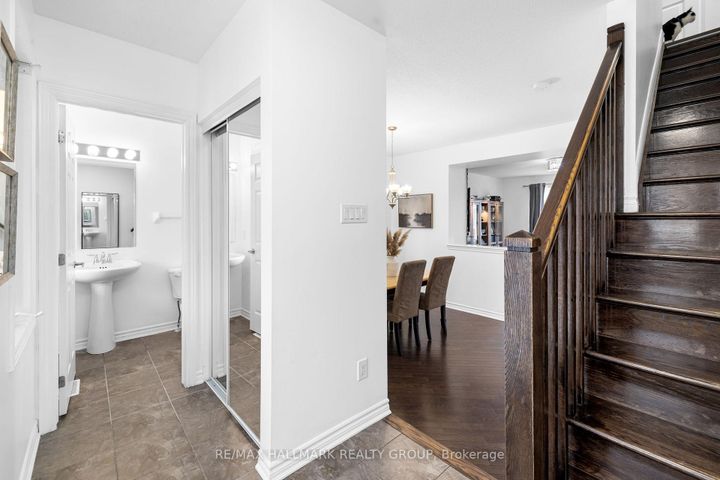 Photo 3 at 529 Dundonald Drive, Nepean (Half Moon Bay), Ottawa