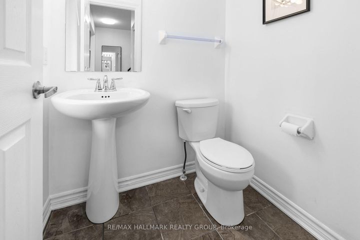 Photo 4 at 529 Dundonald Drive, Nepean (Half Moon Bay), Ottawa