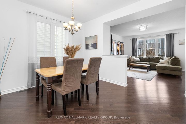 Photo 6 at 529 Dundonald Drive, Nepean (Half Moon Bay), Ottawa