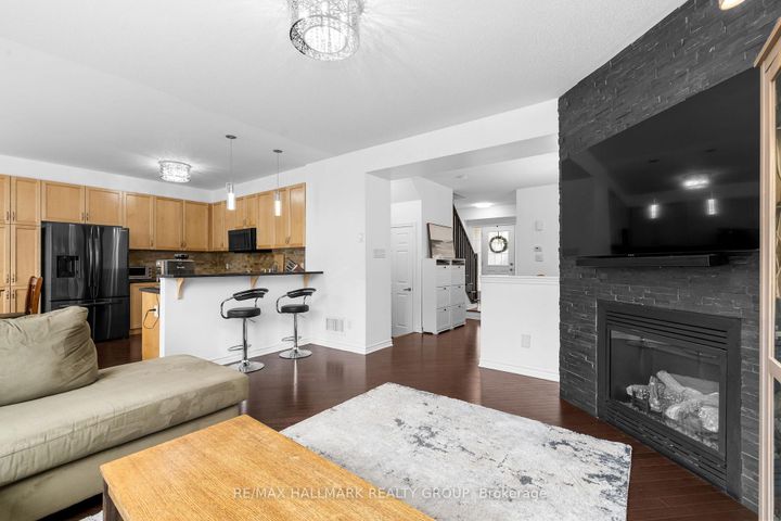 Photo 12 at 529 Dundonald Drive, Nepean (Half Moon Bay), Ottawa