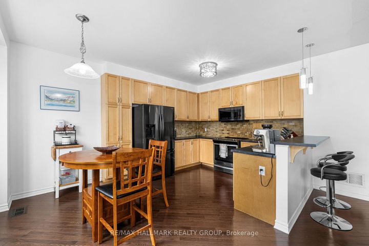 Photo 14 at 529 Dundonald Drive, Nepean (Half Moon Bay), Ottawa