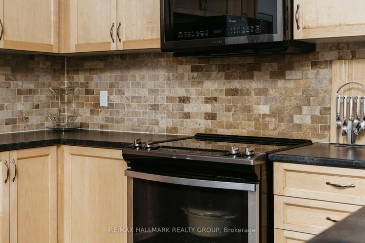 Photo 16 at 529 Dundonald Drive, Nepean (Half Moon Bay), Ottawa