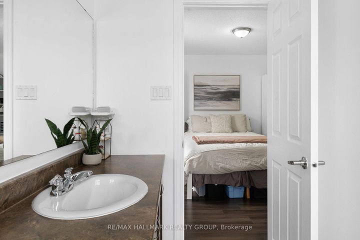 Photo 25 at 529 Dundonald Drive, Nepean (Half Moon Bay), Ottawa