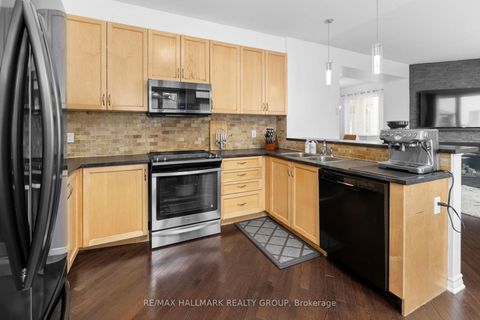 Photo 15 at 529 Dundonald Drive, Nepean (Half Moon Bay), Ottawa