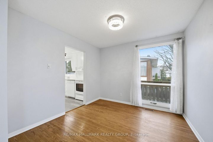 Photo 8 at 69 Woodmount Crescent, Nepean (Borden Farm/Stewart Farm/Carleton Heights/Parkwood Hills), Ottawa