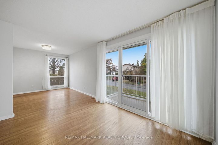 Photo 9 at 69 Woodmount Crescent, Nepean (Borden Farm/Stewart Farm/Carleton Heights/Parkwood Hills), Ottawa