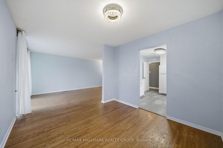 Photo 10 at 69 Woodmount Crescent, Nepean (Borden Farm/Stewart Farm/Carleton Heights/Parkwood Hills), Ottawa