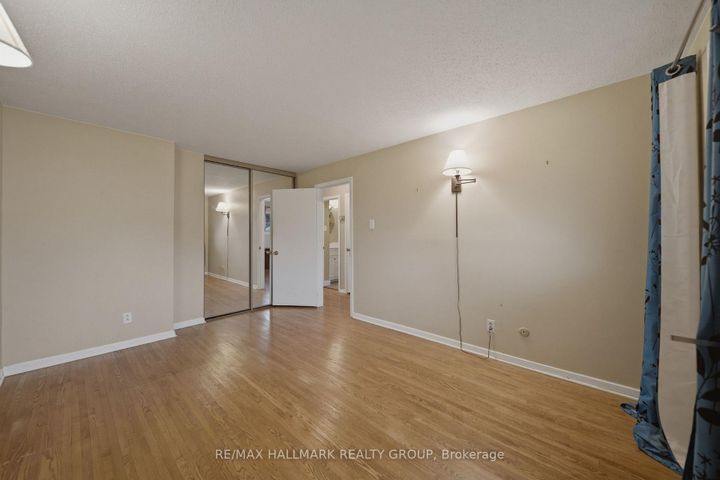 Photo 17 at 69 Woodmount Crescent, Nepean (Borden Farm/Stewart Farm/Carleton Heights/Parkwood Hills), Ottawa