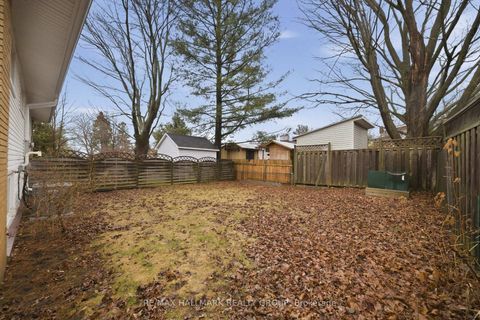 Photo 32 at 69 Woodmount Crescent, Nepean (Borden Farm/Stewart Farm/Carleton Heights/Parkwood Hills), Ottawa