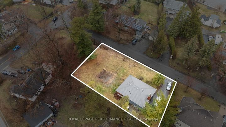 Photo 5 at 28 Myrle Avenue, Nepean (Crystal Bay/Rocky Point), Ottawa