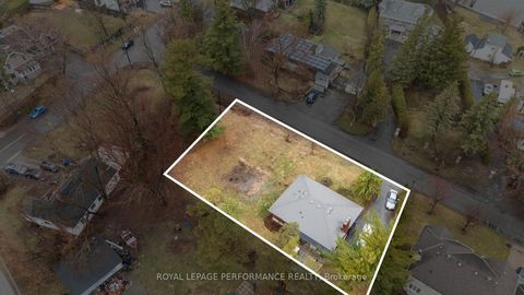 Photo 5 at 28 Myrle Avenue, Nepean (Crystal Bay/Rocky Point), Ottawa