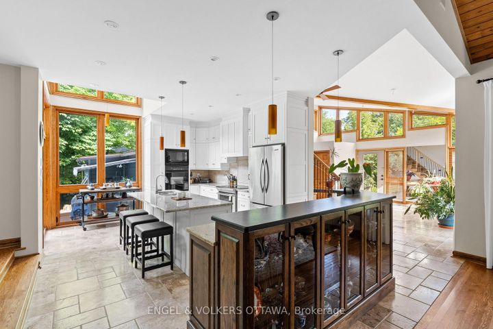 Photo 8 at 37 Revol Road, Nepean (Merivale Gardens), Ottawa