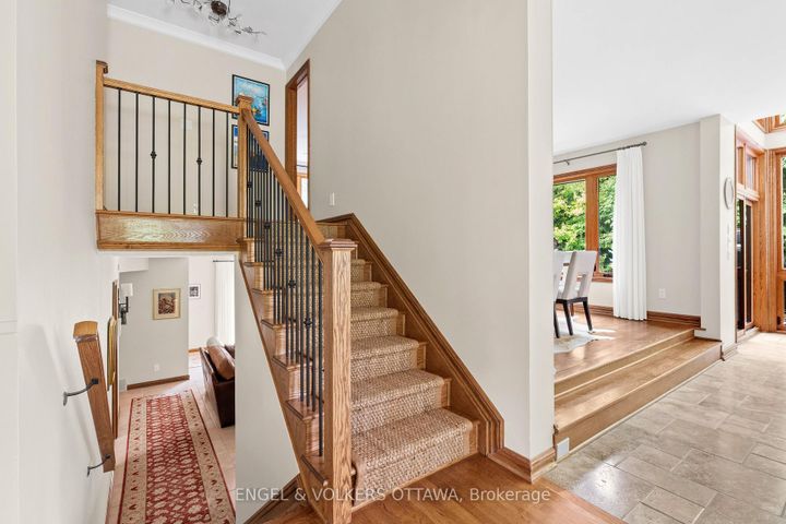 Photo 14 at 37 Revol Road, Nepean (Merivale Gardens), Ottawa