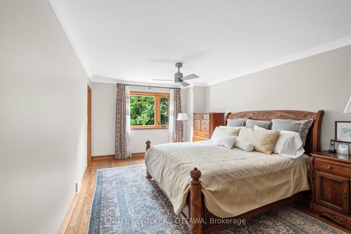 Photo 18 at 37 Revol Road, Nepean (Merivale Gardens), Ottawa