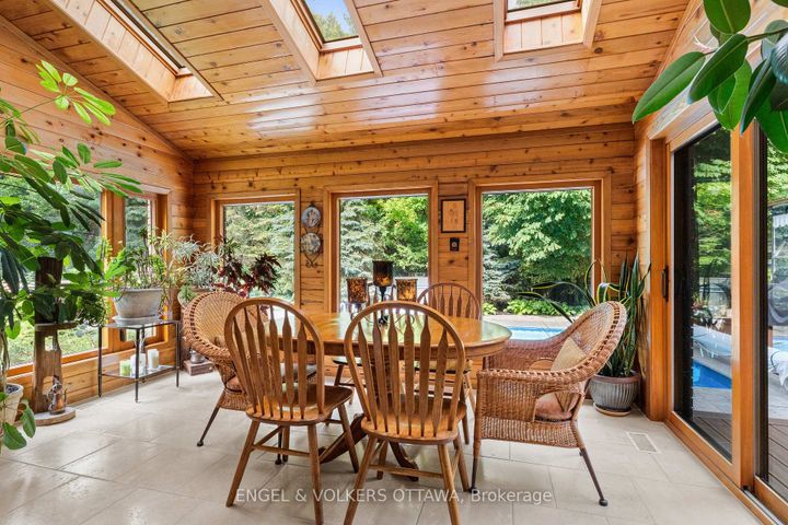 Photo 26 at 37 Revol Road, Nepean (Merivale Gardens), Ottawa