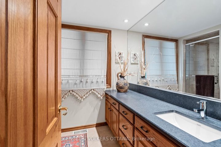 Photo 29 at 37 Revol Road, Nepean (Merivale Gardens), Ottawa