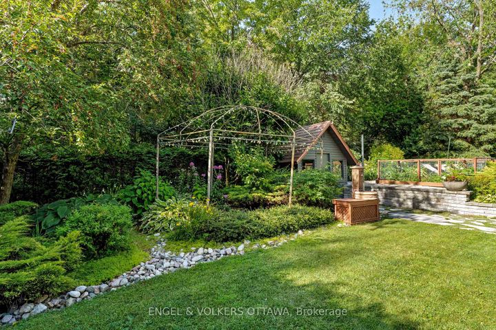 Photo 38 at 37 Revol Road, Nepean (Merivale Gardens), Ottawa