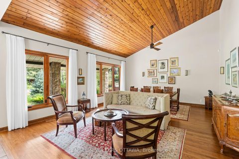 Photo 5 at 37 Revol Road, Nepean (Merivale Gardens), Ottawa