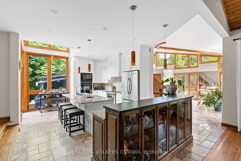 Photo 8 at 37 Revol Road, Nepean (Merivale Gardens), Ottawa