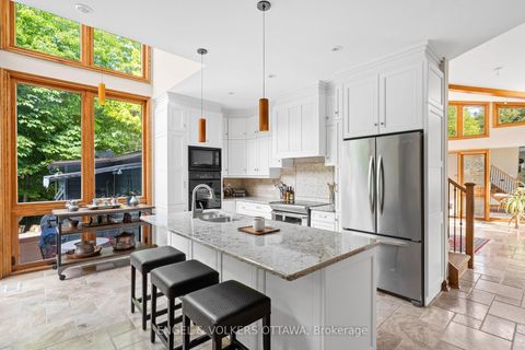 Photo 9 at 37 Revol Road, Nepean (Merivale Gardens), Ottawa