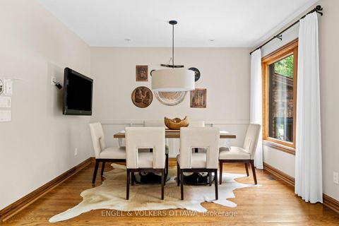 Photo 12 at 37 Revol Road, Nepean (Merivale Gardens), Ottawa