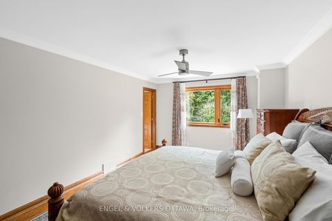 Photo 19 at 37 Revol Road, Nepean (Merivale Gardens), Ottawa