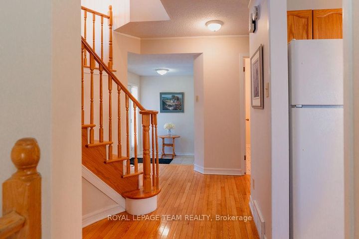 Photo 5 at 16 Pickwick Drive, Nepean (Cedargrove/Fraserdale), Ottawa
