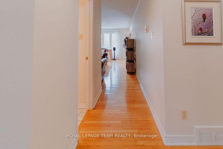 Photo 6 at 16 Pickwick Drive, Nepean (Cedargrove/Fraserdale), Ottawa