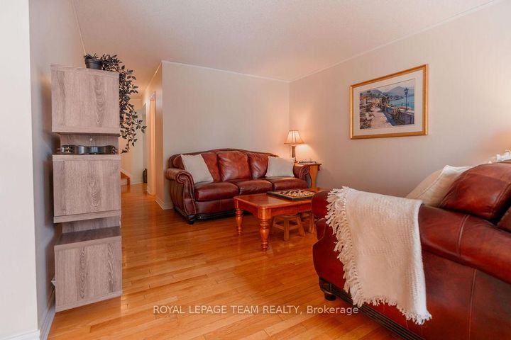 Photo 9 at 16 Pickwick Drive, Nepean (Cedargrove/Fraserdale), Ottawa