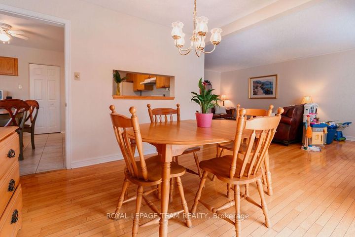 Photo 11 at 16 Pickwick Drive, Nepean (Cedargrove/Fraserdale), Ottawa