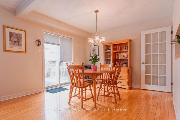 Photo 12 at 16 Pickwick Drive, Nepean (Cedargrove/Fraserdale), Ottawa