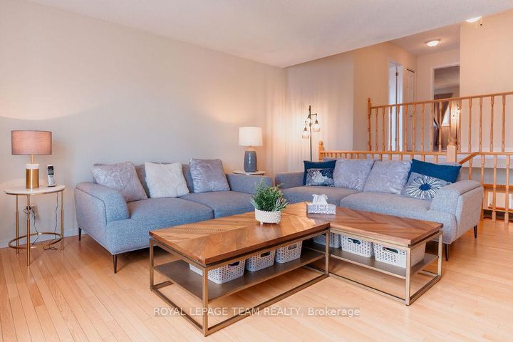Photo 19 at 16 Pickwick Drive, Nepean (Cedargrove/Fraserdale), Ottawa
