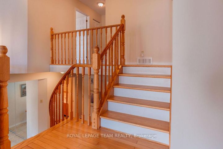 Photo 23 at 16 Pickwick Drive, Nepean (Cedargrove/Fraserdale), Ottawa
