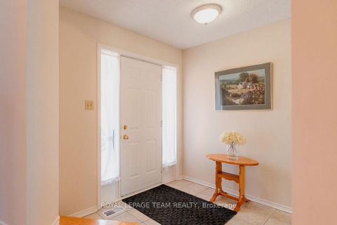 Photo 3 at 16 Pickwick Drive, Nepean (Cedargrove/Fraserdale), Ottawa