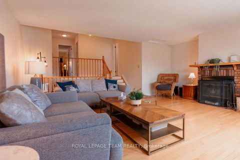 Photo 20 at 16 Pickwick Drive, Nepean (Cedargrove/Fraserdale), Ottawa
