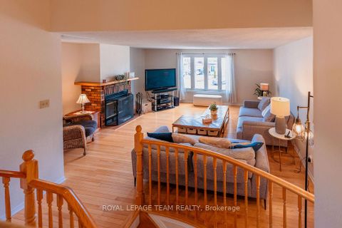Photo 22 at 16 Pickwick Drive, Nepean (Cedargrove/Fraserdale), Ottawa