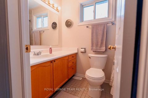 Photo 29 at 16 Pickwick Drive, Nepean (Cedargrove/Fraserdale), Ottawa
