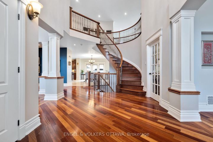 Photo 3 at 453 Rahul Crescent, Nepean (Mooneys Bay), Ottawa