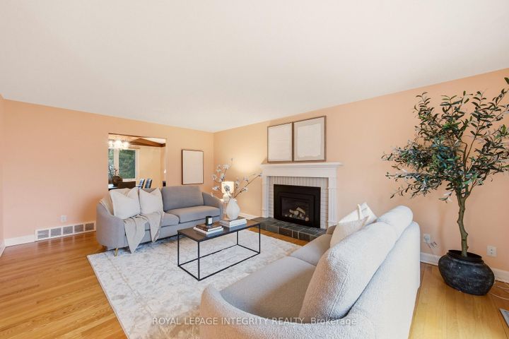 Photo 4 at 68 Beaver Ridge, Nepean (City View/Skyline/Fisher Heights/Parkwood Hills), Ottawa