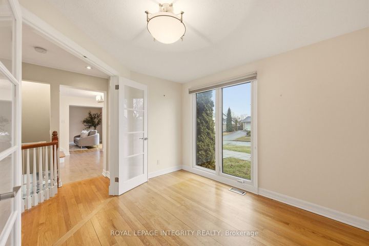Photo 32 at 68 Beaver Ridge, Nepean (City View/Skyline/Fisher Heights/Parkwood Hills), Ottawa