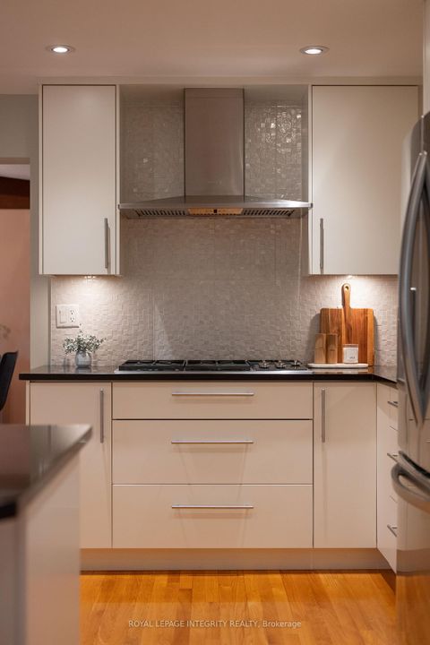 Photo 17 at 68 Beaver Ridge, Nepean (City View/Skyline/Fisher Heights/Parkwood Hills), Ottawa