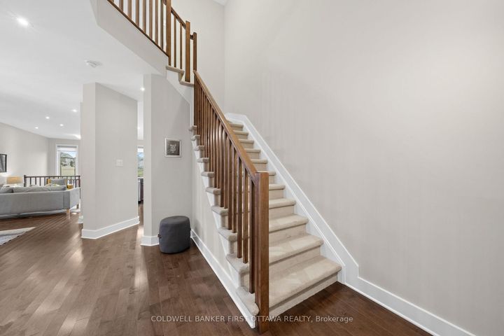 Photo 2 at 278 Fergus Crescent, Nepean (Cedargrove/Fraserdale), Ottawa