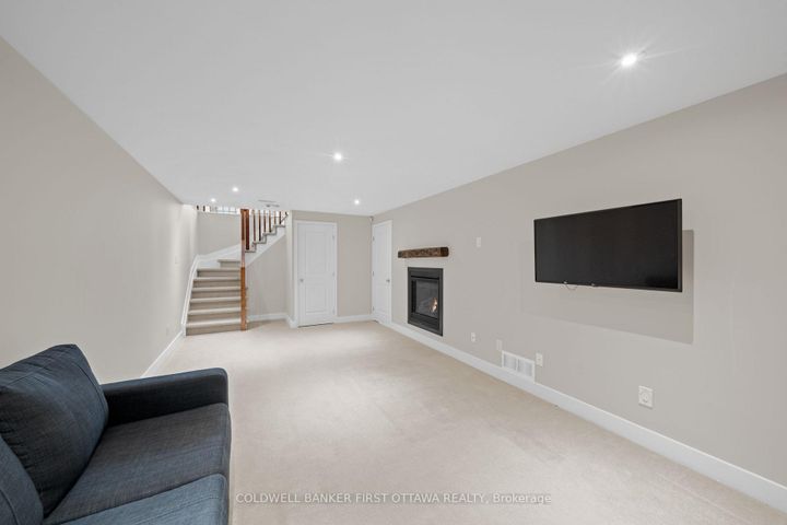 Photo 24 at 278 Fergus Crescent, Nepean (Cedargrove/Fraserdale), Ottawa