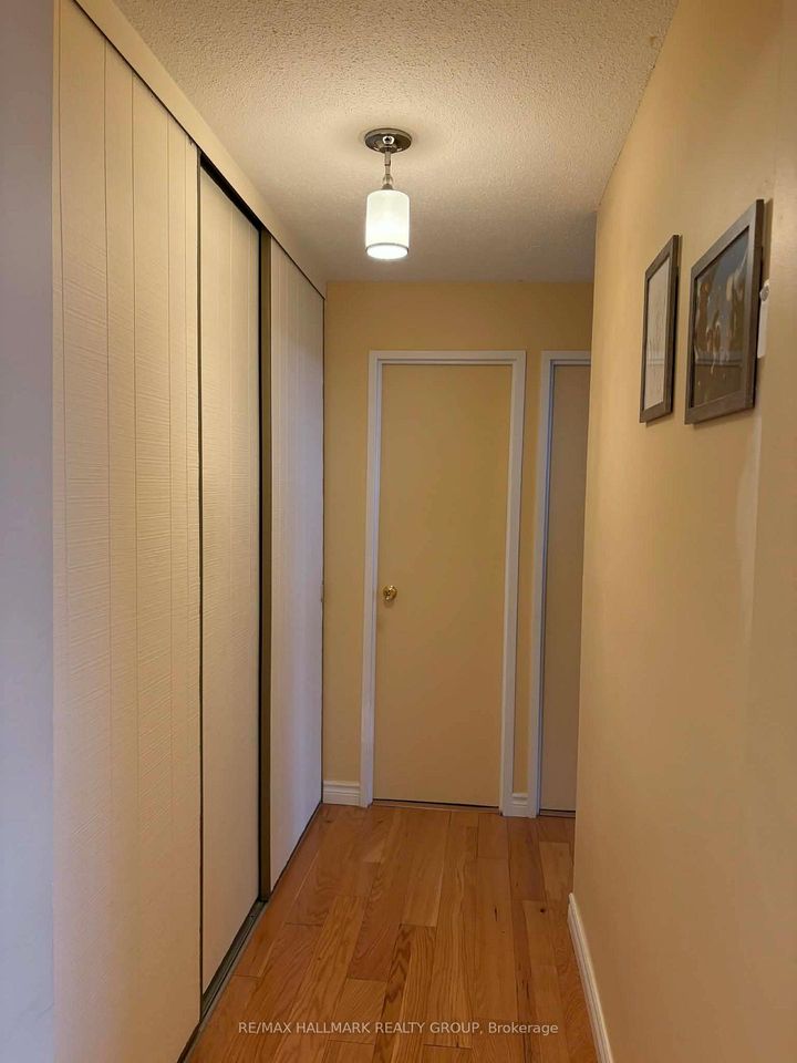 Photo 7 at 1217 - 20 Chesterton Drive, Nepean (Borden Farm/Stewart Farm/Carleton Heights/Parkwood Hills), Ottawa