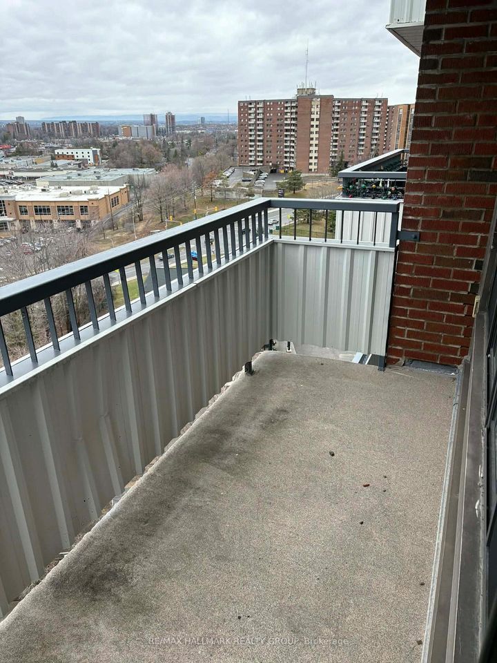 Photo 13 at 1217 - 20 Chesterton Drive, Nepean (Borden Farm/Stewart Farm/Carleton Heights/Parkwood Hills), Ottawa