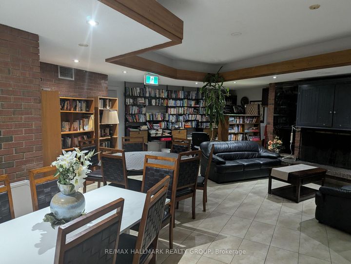 Photo 20 at 1217 - 20 Chesterton Drive, Nepean (Borden Farm/Stewart Farm/Carleton Heights/Parkwood Hills), Ottawa