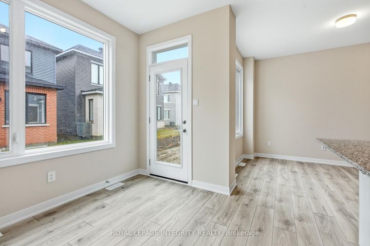 Photo 9 at 418 Les Emmerson Drive, Nepean (Heritage Park), Ottawa