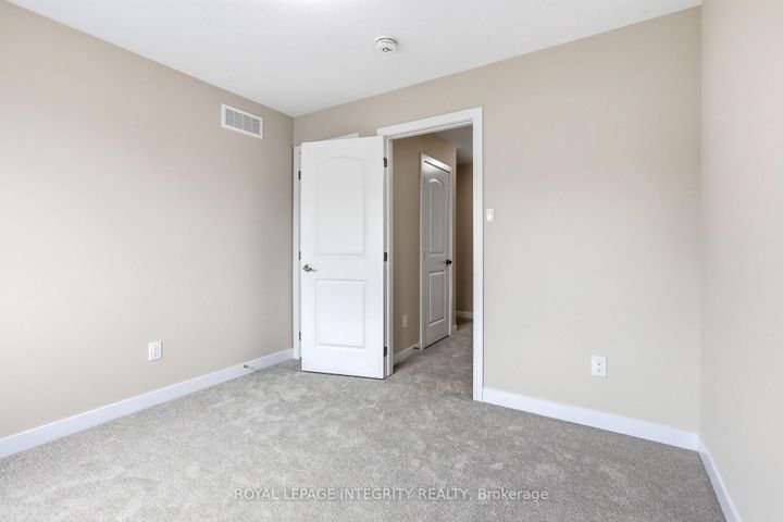 Photo 21 at 418 Les Emmerson Drive, Nepean (Heritage Park), Ottawa